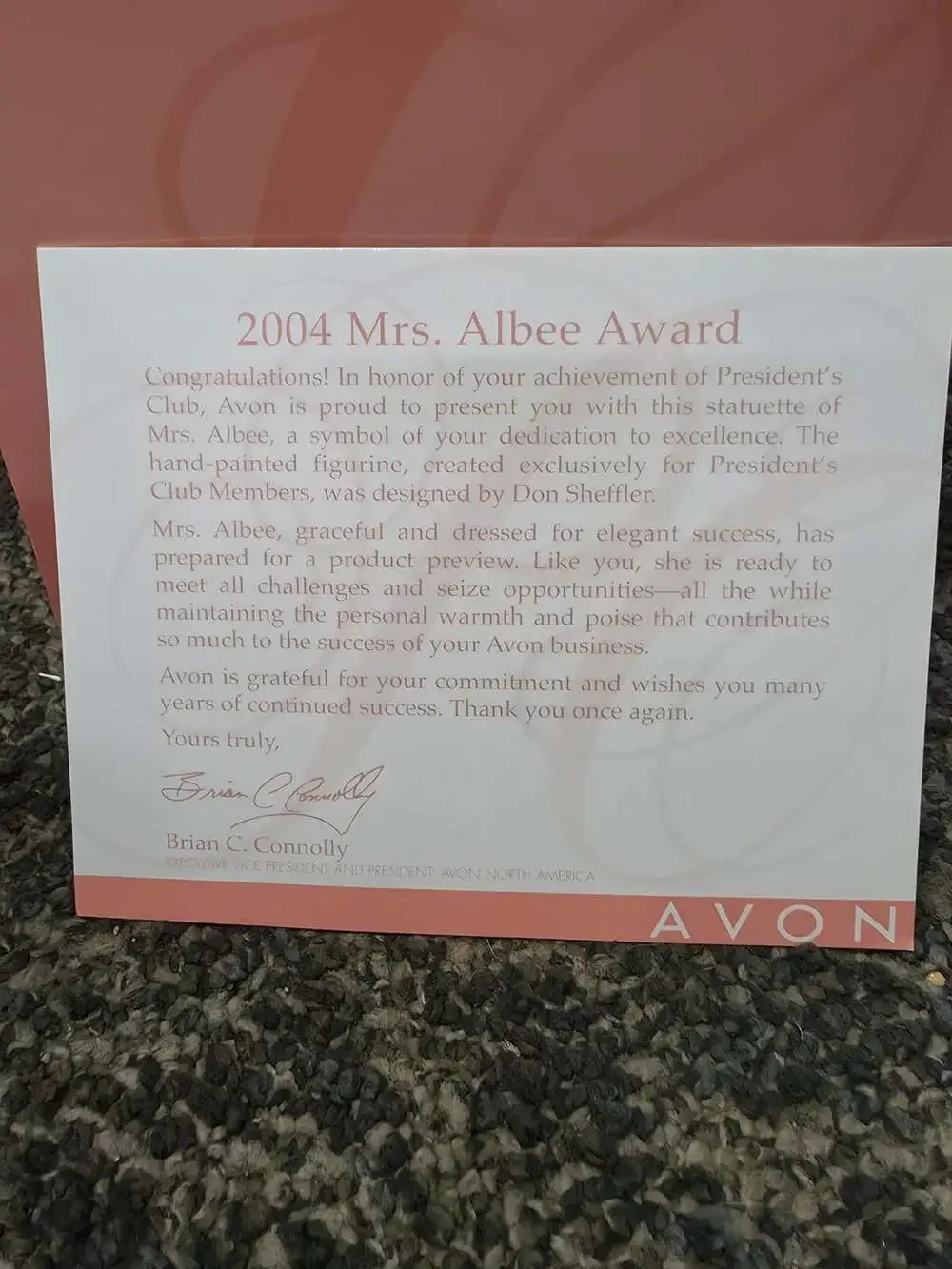 Avon 2004 Mrs. Albee Award Figurine
